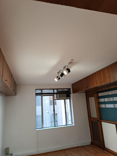 Arriendo Excelente Oficina 50 M2 En Compañía Con Teatinos