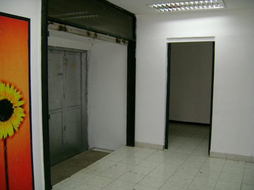 Imagen 7 de 19 de Alquiler De Edificio, Local, Deposito, Galpon De 3 Pisos, 860m2 En La Campiña