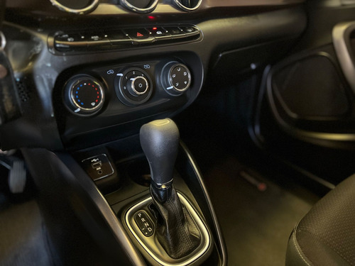 Fiat Cronos PRECISION 1.8 Flex Automático