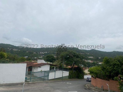 Venta De Hermosa Casa En Urb. Prados Del Este Mls# 24-10573 Mnh