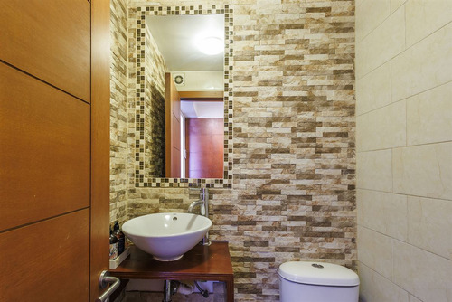Casa En Condominio De 5 Dorm. San Carlos De Apoquindo.