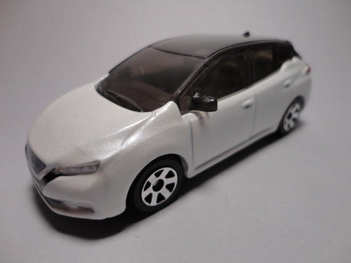 Matchbox 2018 Nissan Leaf (color Blanco)