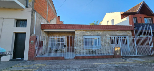 Venta Casa 4 Ambientes C/ Garaje Y Quincho Quilmes