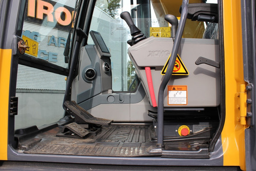 Excavadora Sobre Orugas Iron 215 Br