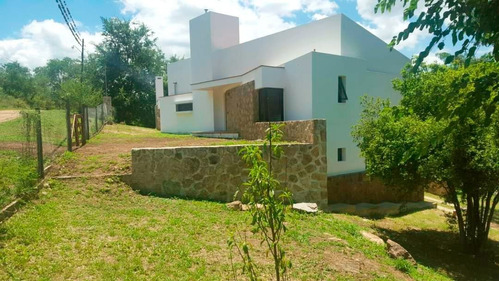 Imagen 1 de 9 de Casa En Venta De 4 Dormitorios En Villa Parque Siquimán 