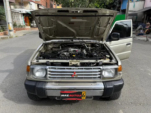 Mitsubishi Montero 3.0 V13
