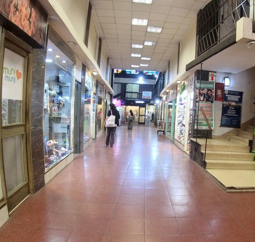 Imagen 2 de 7 de Local En Venta En Ramos Mejia Centro