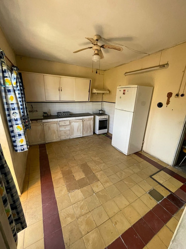 Dueño Vende 2 Casas En Un Mismo Padrón. Muy Próximo Al Centro, Shopping-terminal, Y Centros De Estudio.