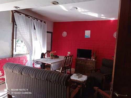 Inmobiliaria Vende Casa En Barrio Perez Castellanos