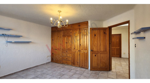 Residencia En Venta Con Ubicación Privilegiada En Querétaro