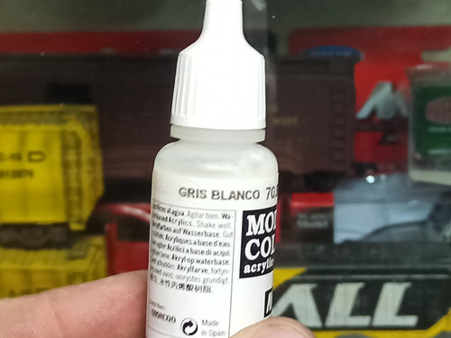 Imagen 6 de 6 de Vallejo Gris Blanco N° 70993 Pintura Model Color Acrilicas