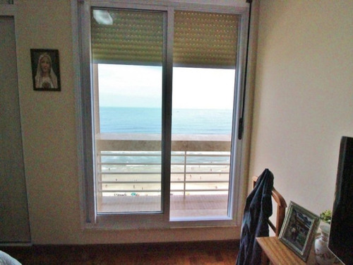 Imagem 6 de 15 de Guarujá Pitangueiras Frente Ao Mar Reformado 3 Suítes Dependência De Empregada 1 Vaga Serviço De Praia Portaria 24 Horas - Ap3514 - 34710321