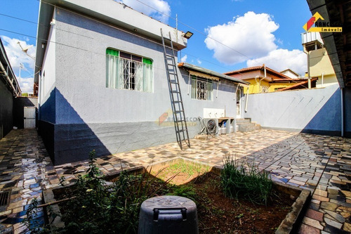 Imagem 14 de 19 de Casa À Venda, 3 Quartos, 1 Suíte, 3 Vagas, Nações - Divinópolis/mg - 32875