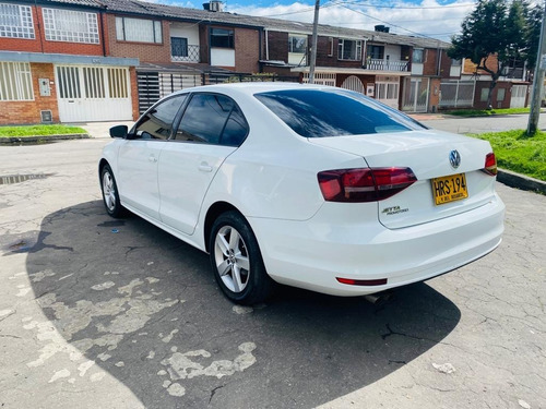 Volkswagen Jetta Trendline 2.000 Cc Mt