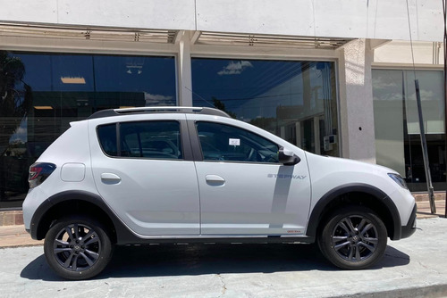 Imagen 4 de 17 de Renault Stepway Ph2 1.6 16 Válvulas Zen 0km My2023