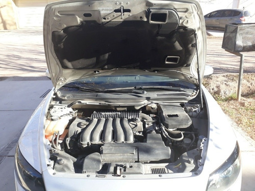 Imagen 8 de 14 de Volvo C30 2008 2.4 170hp At Pack Premium