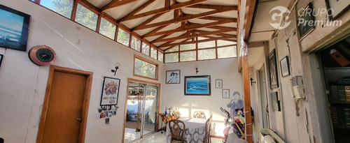 Casa En Venta De 4 Dorm. En La Cisterna