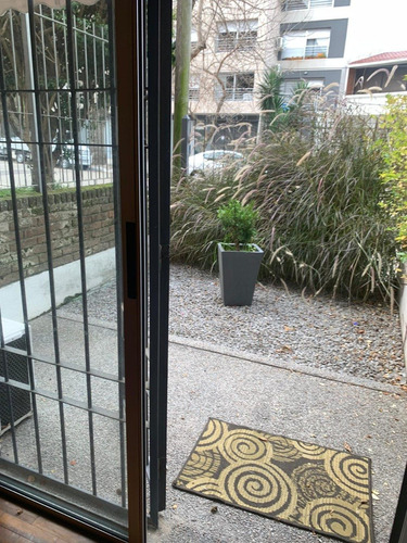 Apto Con 1 Dorm., Con Patio Y Jardín. Exc. Ubic. Y Est.