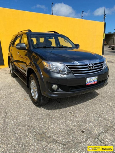 Toyota Fortuner Automática