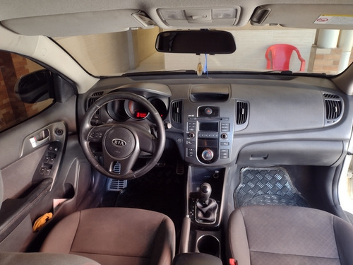 Imagem 6 de 7 de Kia Cerato 2011 1.6 Sx Aut. 4p 121 Hp