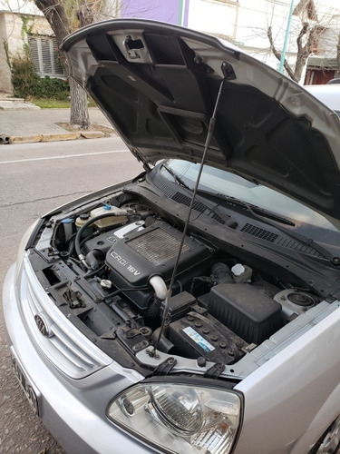 Kia Carens 2.0 Lx 4x2 At 2007