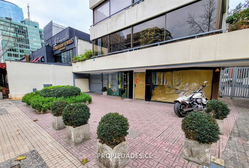 Local Comercial En Arriendo En Las Condes Pleno Isidora G.