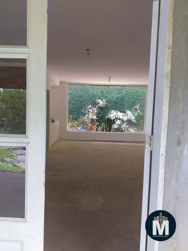 Imagem 11 de 15 de Excelente Casa Á Venda 3 Suítes (uma Master) 4 Vagas De Garagem - Cotia - Lm427
