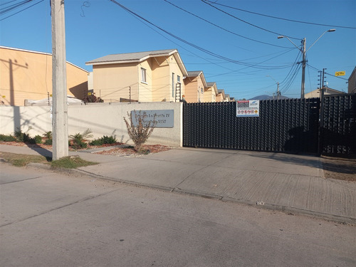 Casa En Arriendo De 3d/2b Brisas De La Florida Iv, La Serena