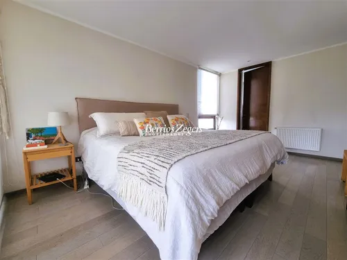 Departamento En Venta De 3 Dorm. En Lo Barnechea 2 Estac.