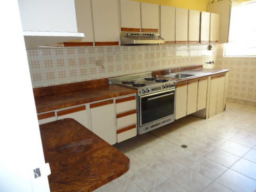 Imagen 2 de 11 de Apartamento 115 Mts2 Urb. Camoruco ,al Lado De La Cruz Roja