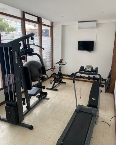Venta Departamento Edificio Kennedy, Punta Del Este, Cochera, Inmejorable Ubicación, Dueño Directo