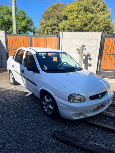 Chevrolet Corsa 1.6 Gl Aa Dh