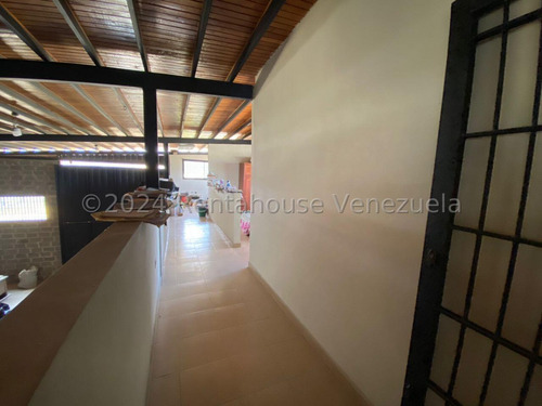 Alquiler Galpón En Zona Industrial I Con 2000 M2 De Terreno Barquisimeto ~~ Mehilyn Perez ~~