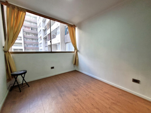 Depto. En Arriendo, Marín 382, Con Calle Lira