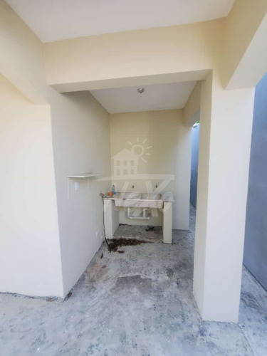 En Gurabo Vendemos Amplia Casa De 2 Niveles (jpc-225)