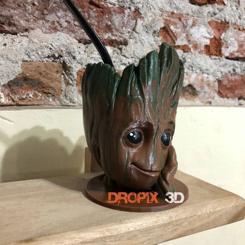 Imagen 2 de 8 de Mate 3d Groot Star Wars Incluye Bombilla Pintado A Mano
