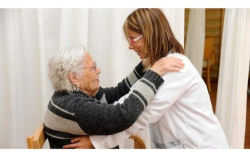 Cuidadora De Adultos Mayores