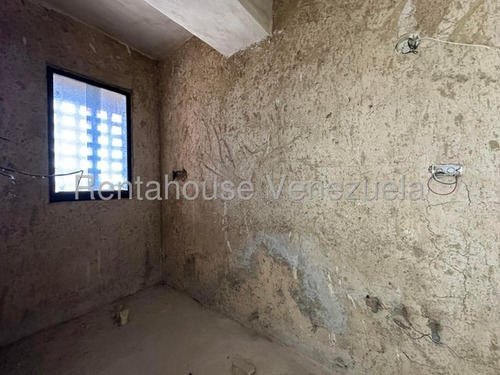 Vendo Apartamento En Urbanización La Soledad (queen Palace), Código 25-15917 Cm