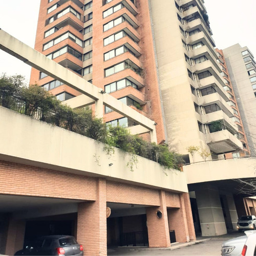 Vista Insuperable A Santiago / 4d +3b + E + B / Piso 7
