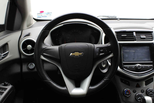 Imagen 14 de 24 de Chevrolet Sonic 2017 4p Premier L4/1.6 Aut