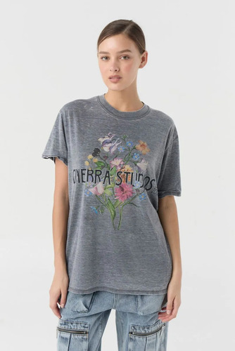 Remera Ginebra Mujer Studios Variante De Color