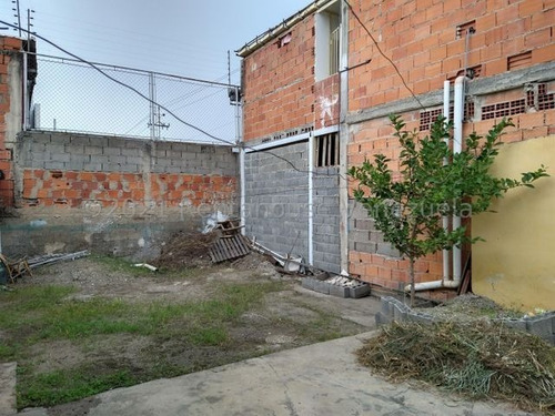 Imagen 22 de 30 de Casa Comercial En Venta Zona Centro Este Barquisimeto, Zona Comercial, Gas Directo Por Tuberias, No Falta Servicio Electrico. Inf. 0424-5620928 Flex 22-11859 Z18