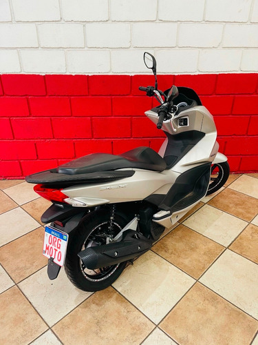 Imagem 5 de 5 de Honda Pcx 150 - 2017 - Financiamos - Km 43.000