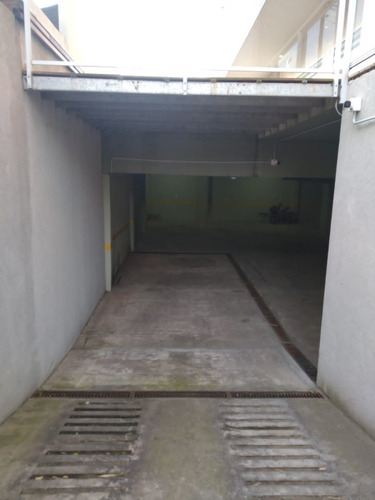 Imagen 5 de 13 de Triplex 3 Ambientes 2 Baños Cochera Y Terraza Con Parrilla. Apto Solo Familias