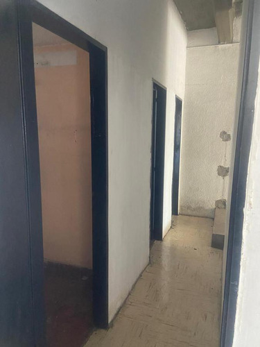 Imagen 5 de 8 de Local Alquiler - Jose C Paz - 160 M2 De Salon En Planta Alta