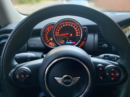 Imagen 10 de 13 de Mini Cooper 2017 1.5 F56 Pepper 136cv