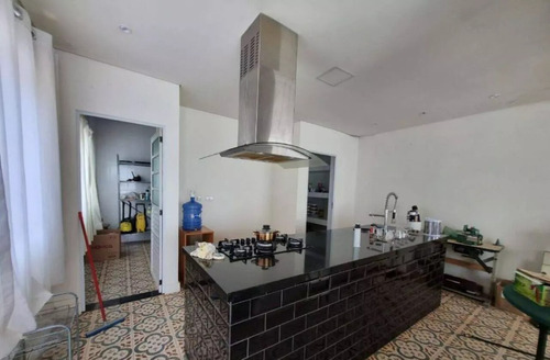 Casa Com 4 Suítes Em Condomínio