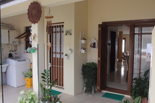 Casa Em Camaquã Com 4 Dormitórios - Lu265889