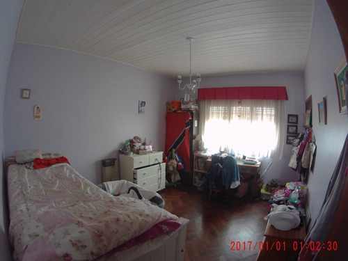 Imagen 3 de 14 de Casa Con Excelente Lote Y Ubicacion , Pileta Y Quincho
