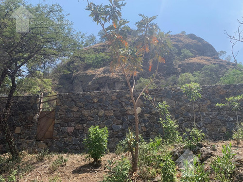 Terreno En Venta En Privada Con Seguridad En Tepoztlán Morelos Con Vista Panorámica